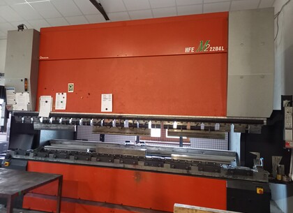 Ohraňovací lis HFE M2 2204L